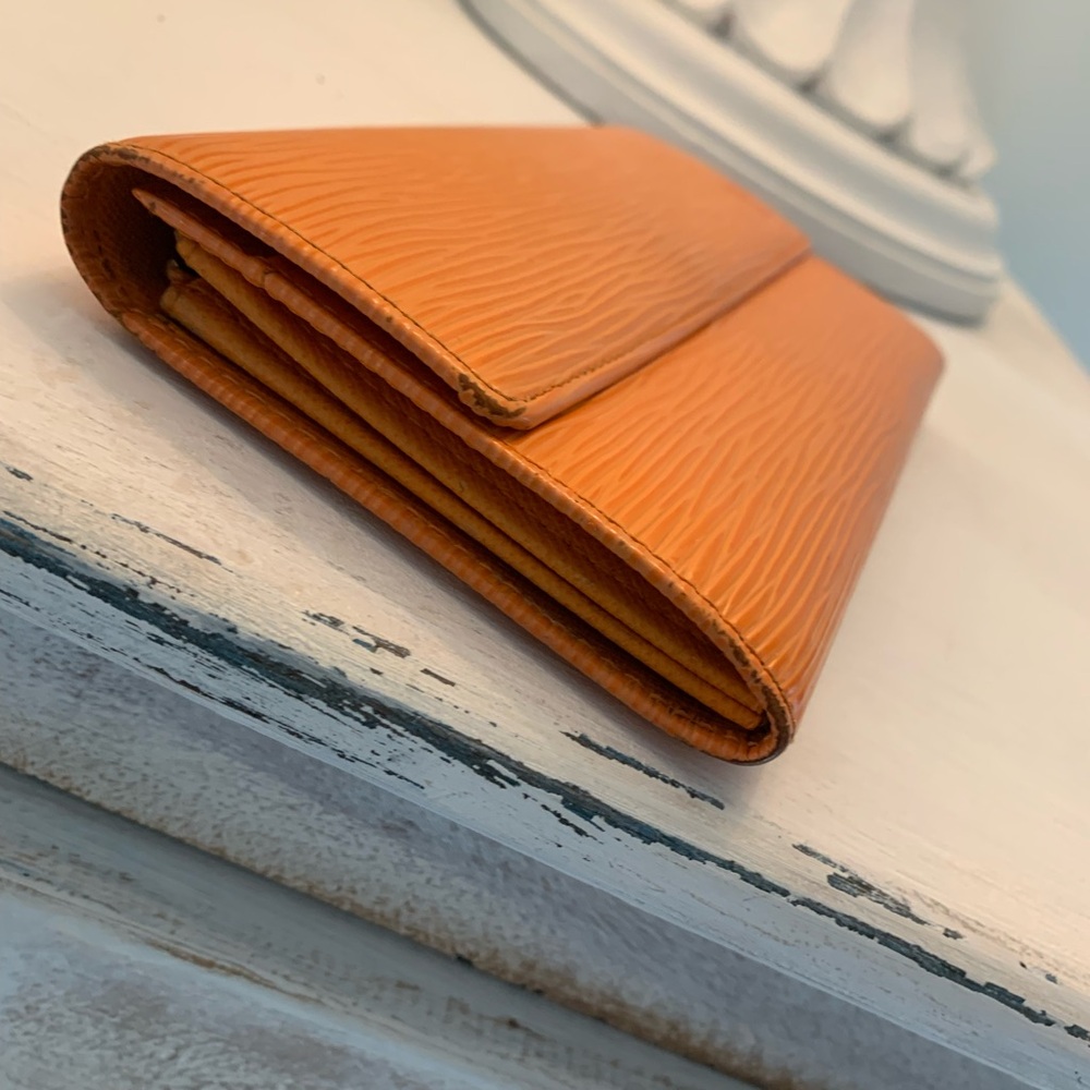 Louis Vuitton Epi wallet - Picture 2 of 6